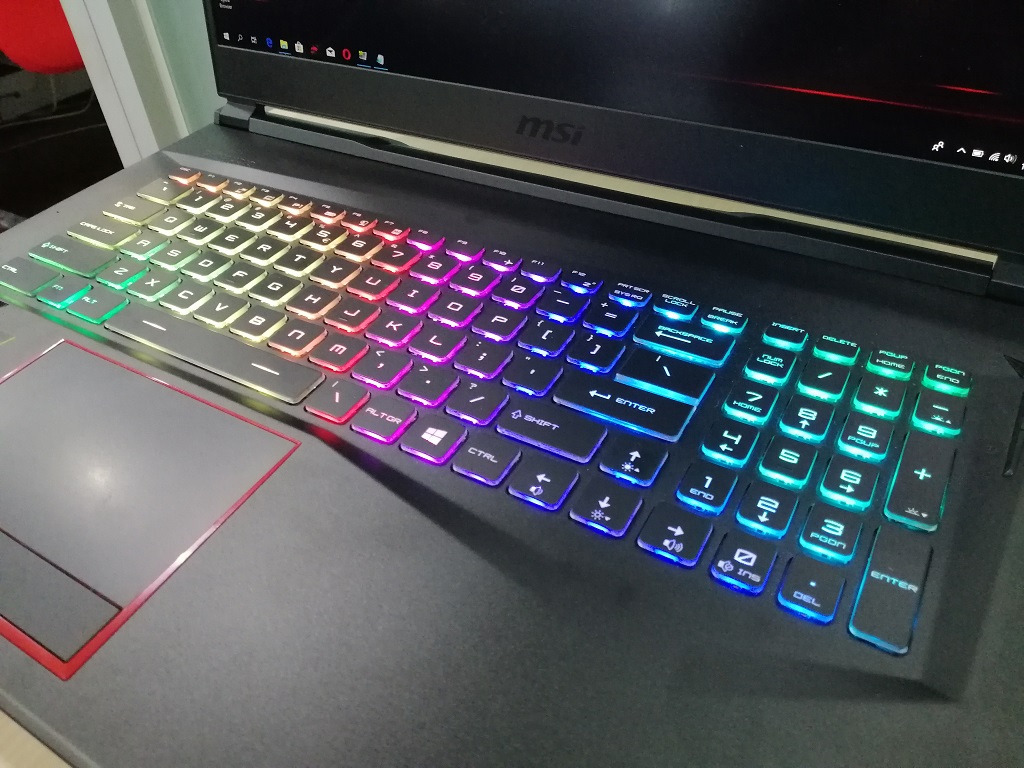 Pengalaman Menjajal Laptop Gaming MSI GE75 Raider
