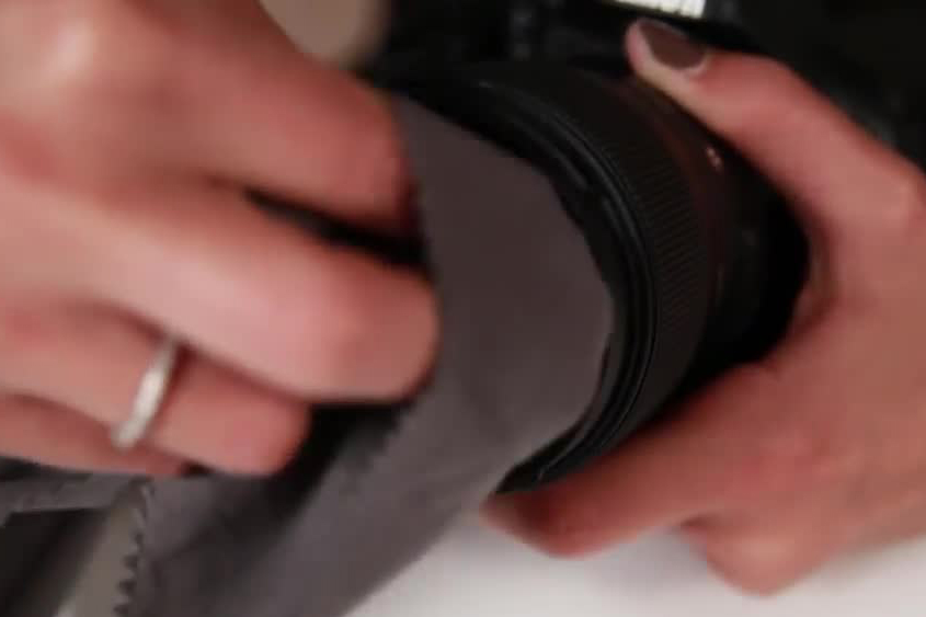 Begini Caranya Bersihkan Lensa Kamera DSLR dan Mirrorless