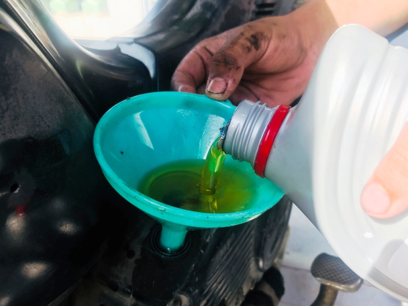 Telat Ganti Oli Bikin Motor Boros Bensin