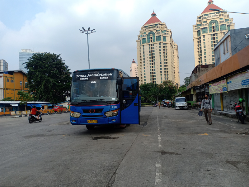 Sopir dan Penumpang Angkot Wajib Pakai Masker