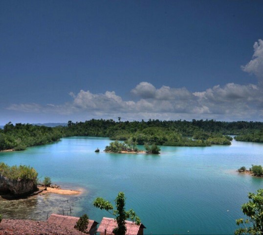 pulau eksotis