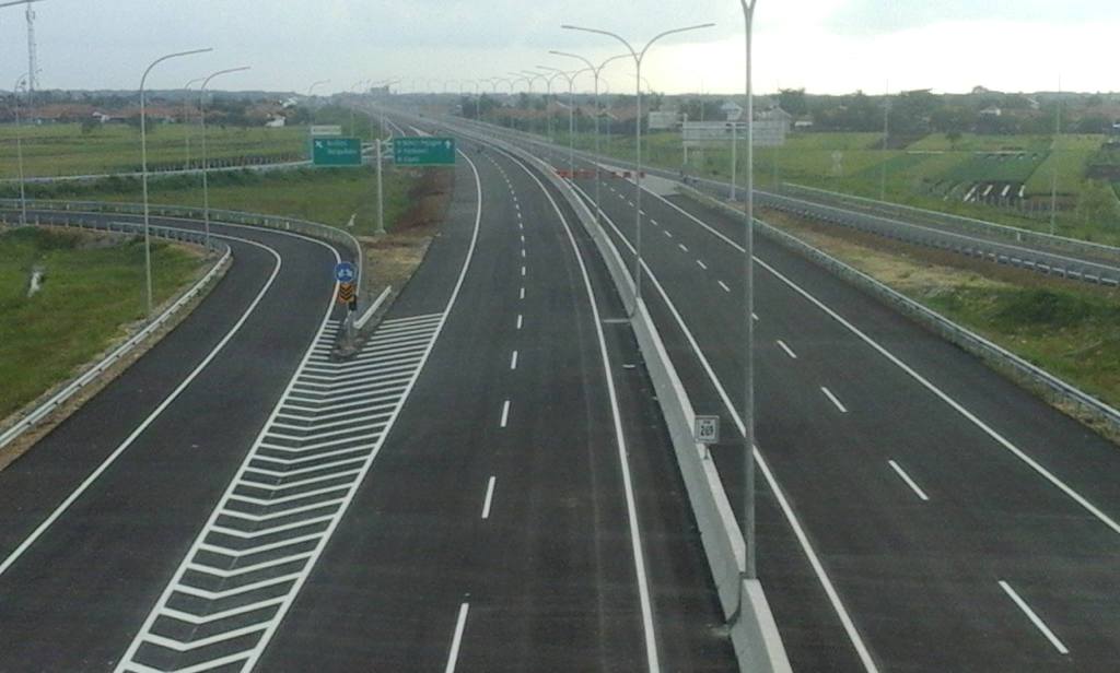 Jokowi Resmikan Operasional Tol Pejagan-Pemalang