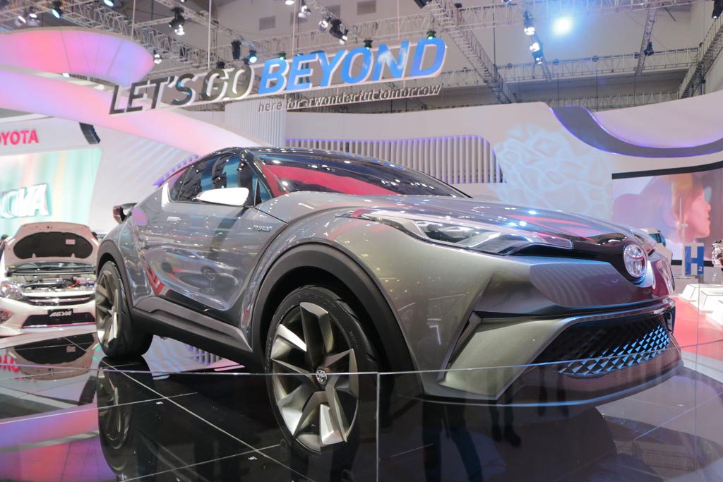 Toyota C-HR Hybrid Sambangi Indonesia Pekan Depan