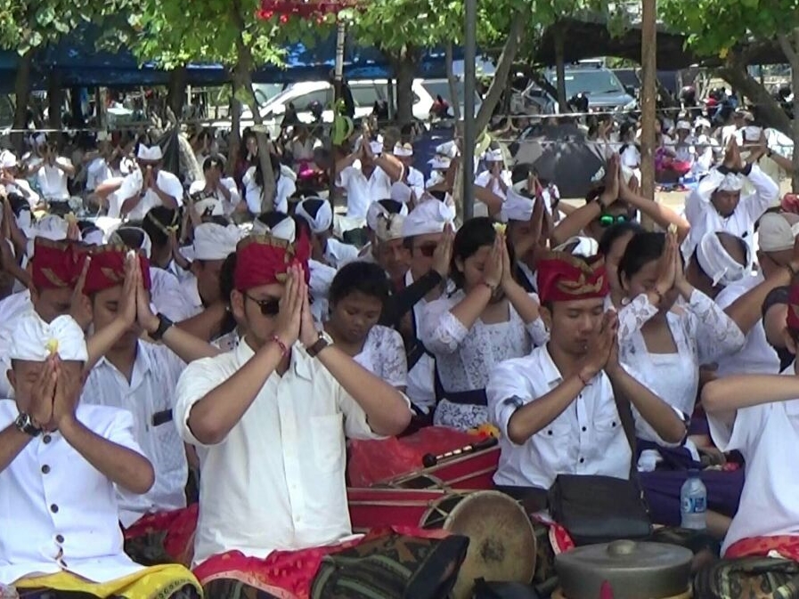 Umat Hindu Banten Gelar Upacara Melasti Jelang Nyepi