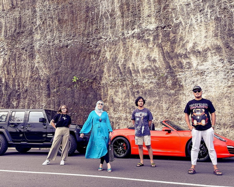 Dikira Kena <i>Prank</i>, Begini Kronologi Uya Kuya Ditipu Agen Perjalanan