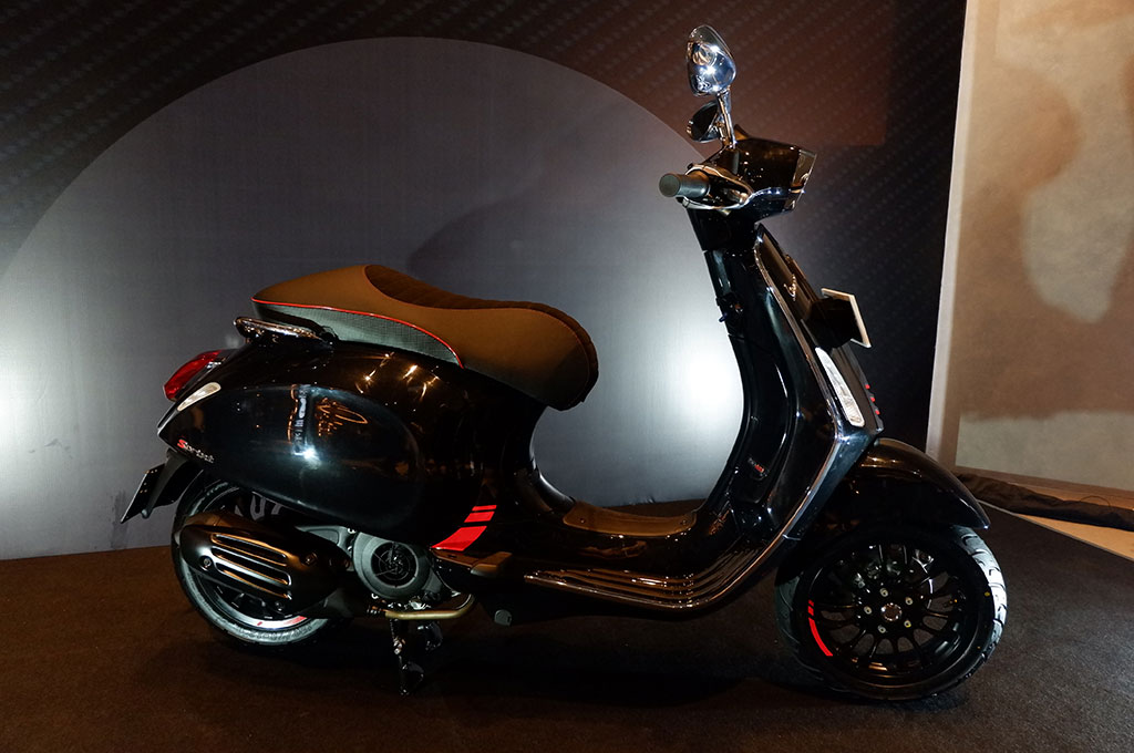 New Vespa Sprint Carbon Makin Sporty