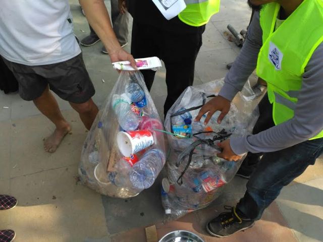 Sampah Berserakan di Ancol Jadi Buruan Para Pengunjung