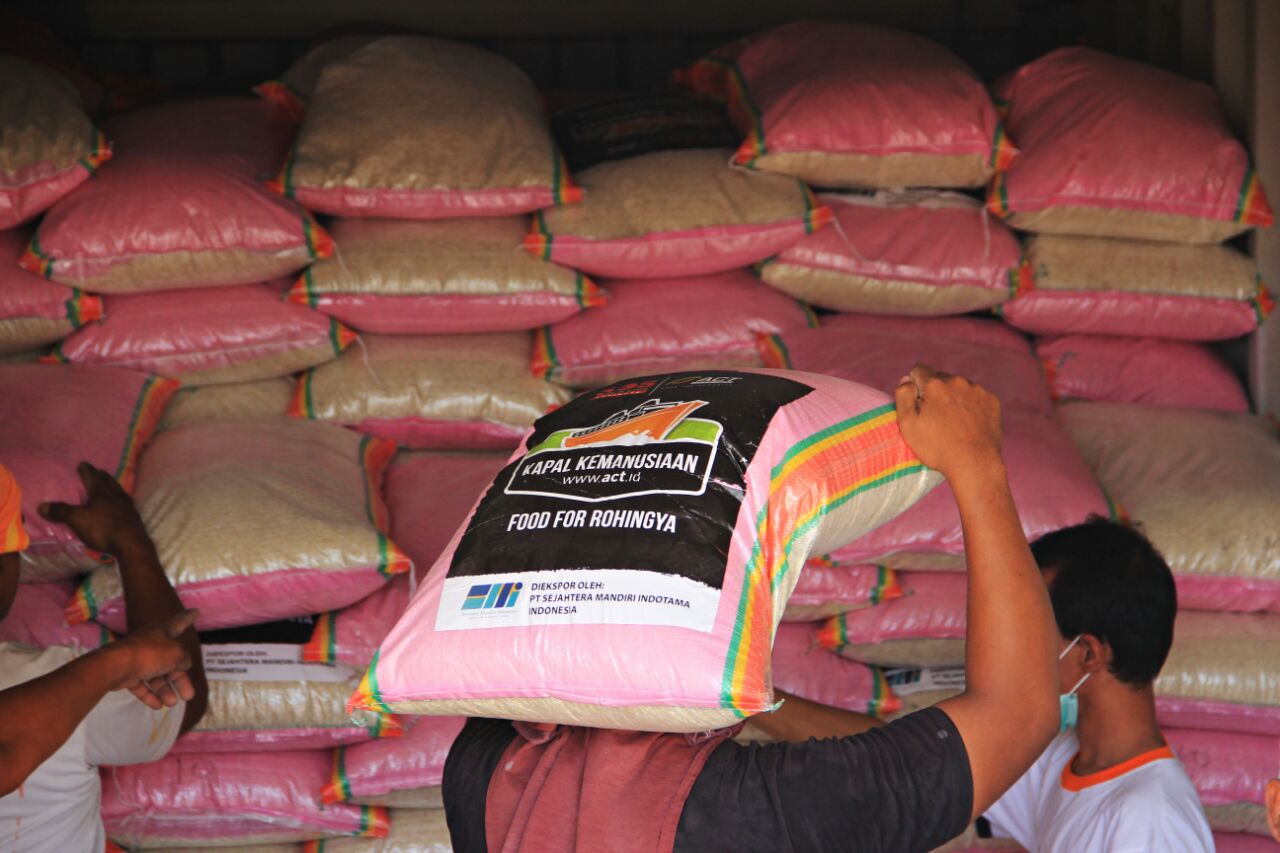 ACT Koordinasikan Bantuan 2.000 Ton Beras untuk Pengungsi Rakhine