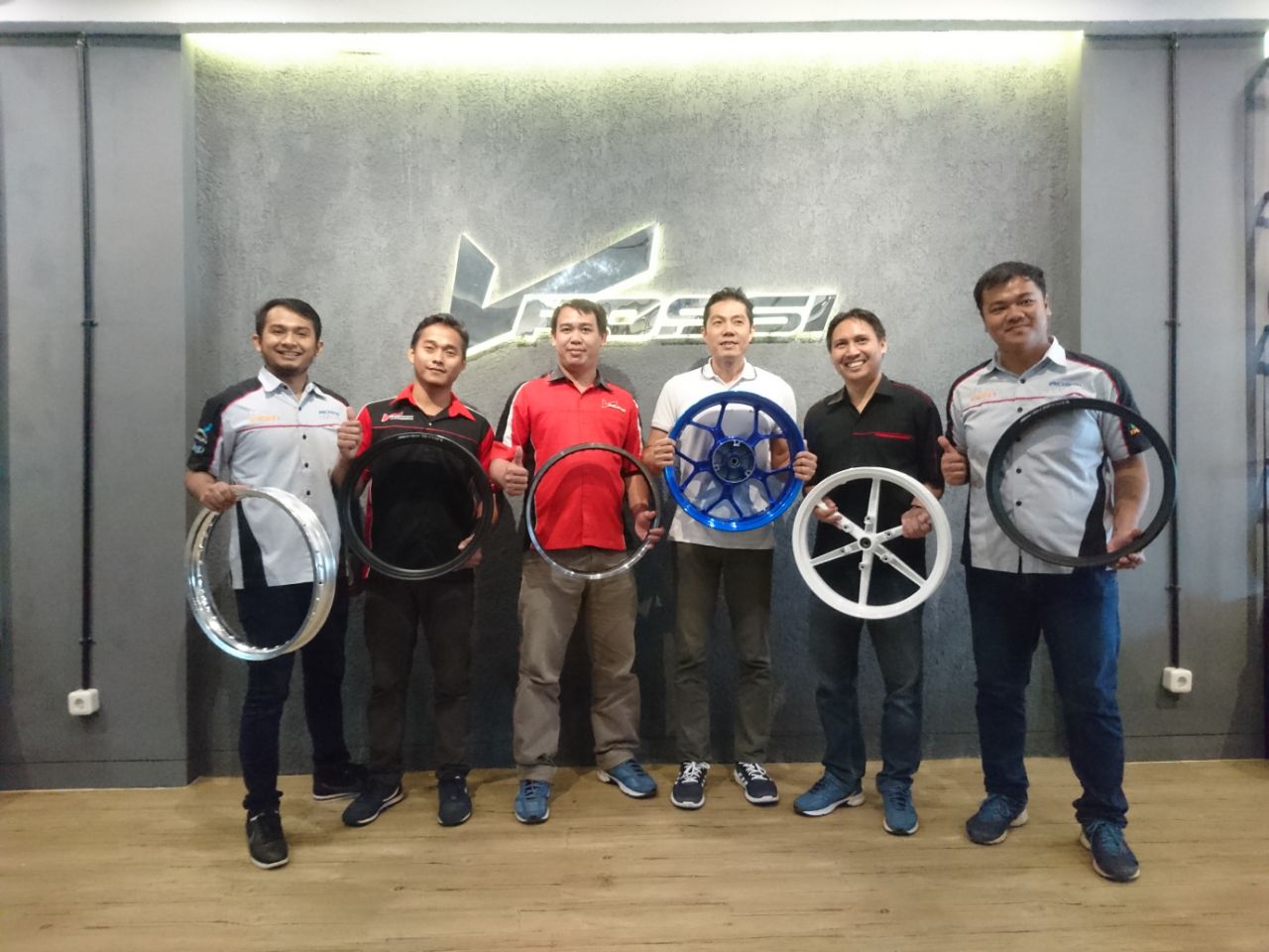 Velg Rossi Produk Lokal Berstandar Pabrikan