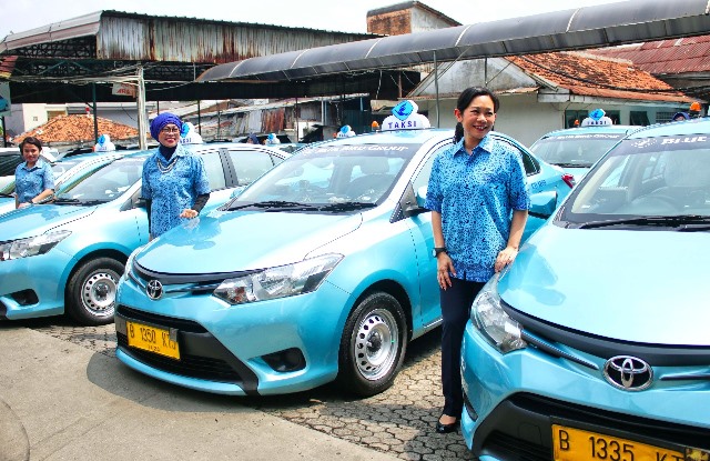 “Bahagia Itu Sederhana” Kampanye Blue Bird di Hari Kartini