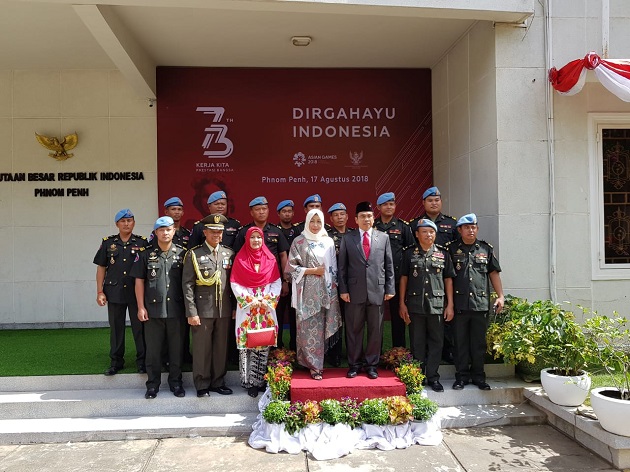 Tentara dan Polisi Kamboja Turut Gelorakan Semangat Merah Putih