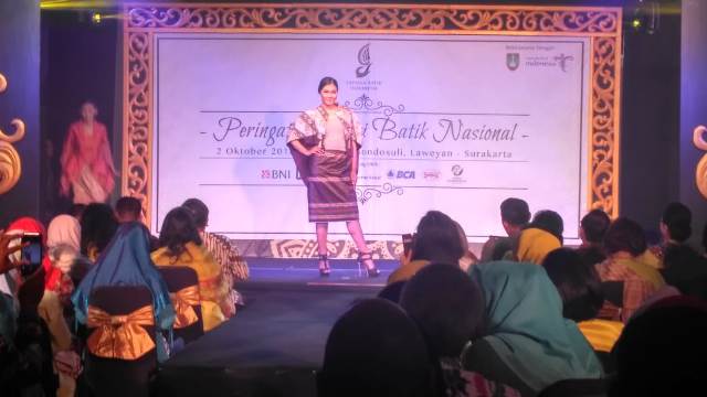Sendratari Perjalanan Sehelai Kain Laweyan Ramaikan Hari Batik Nasional 2018