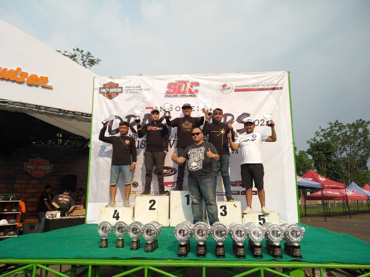 Adu Balap Lurus Moge di Drag Wars