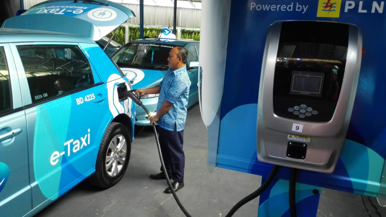 Taksi Elektrik Mulai Mengaspal di Jakarta