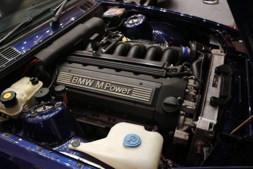 BMW 3-Series Jadul Dikonversi Jadi Versi M