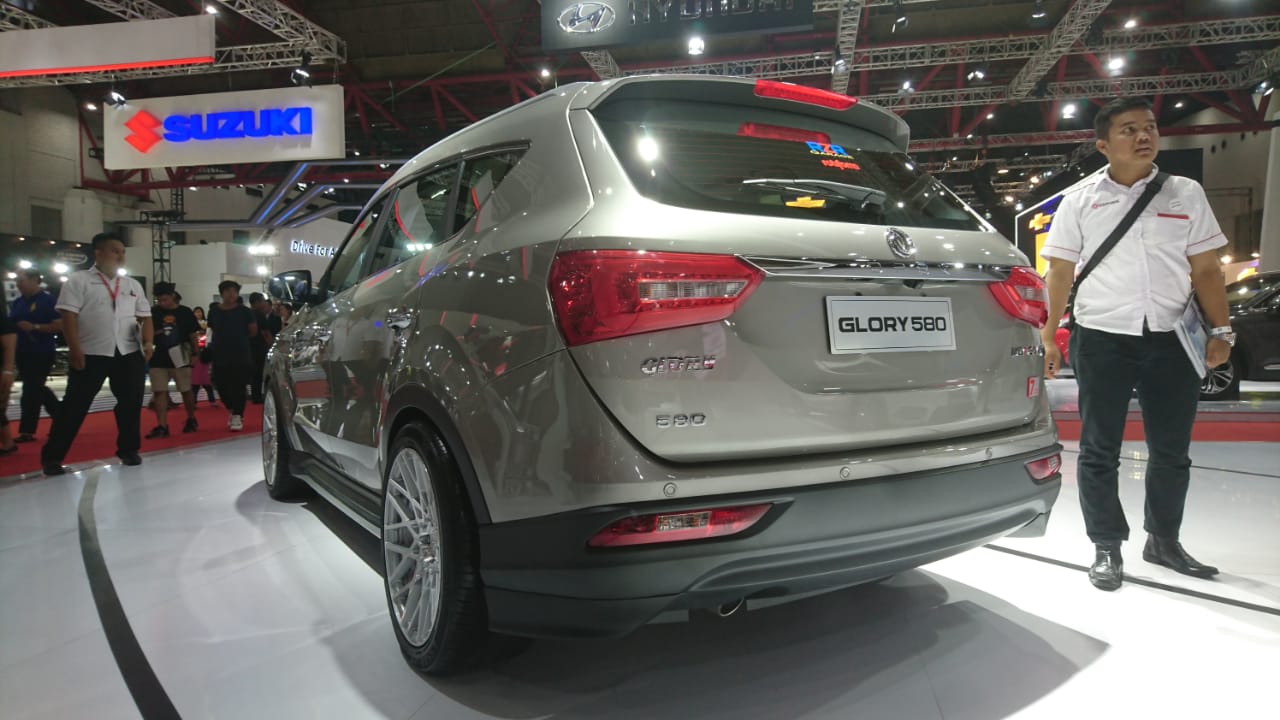 Konsep Elegant Stance di DFSK Glory 580