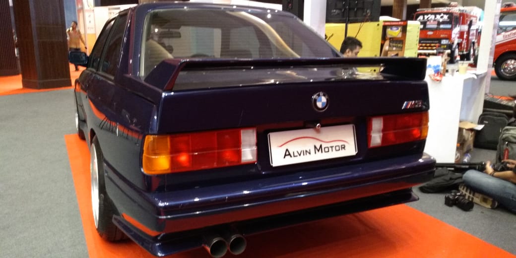 BMW 3-Series Jadul Dikonversi Jadi Versi M