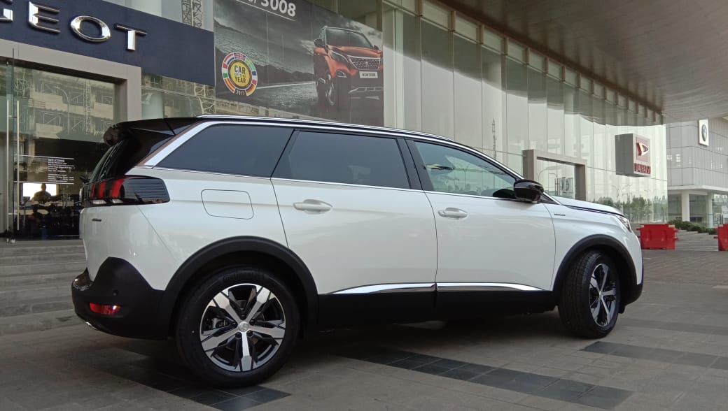 Peugeot Mainkan Segmen SUV 7-Penumpang dengan New 5008