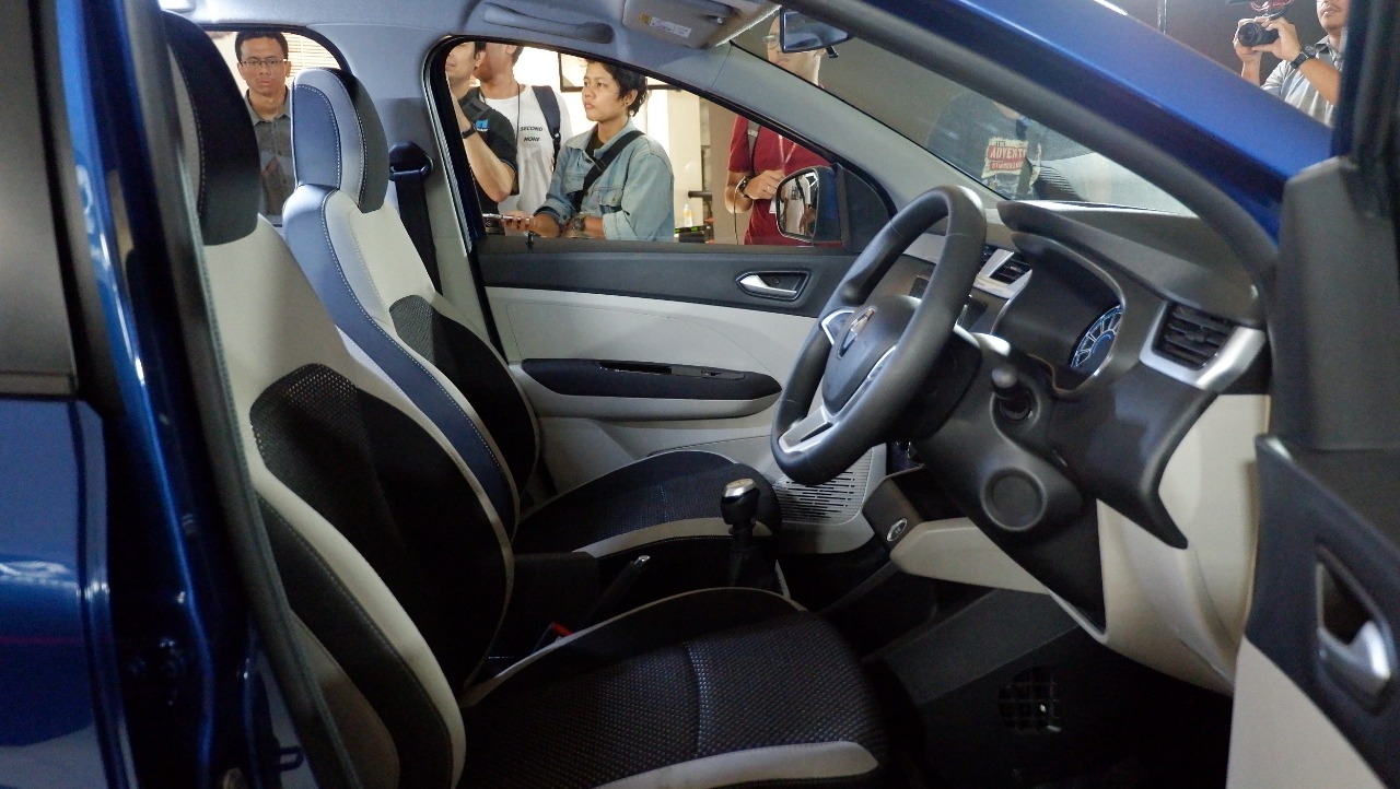 Renault Triber Malu-Malu di Indonesia