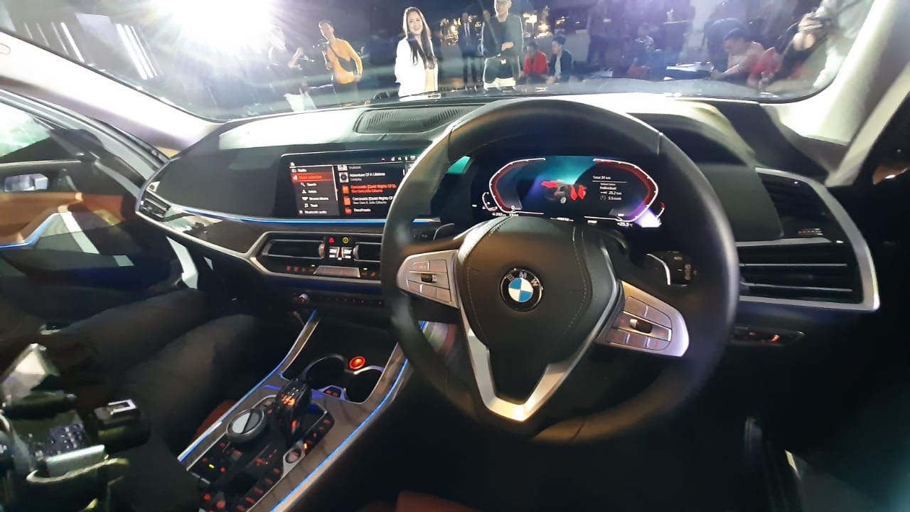 BMW X7 Ramaikan Persaingan SUV Premium di Indonesia