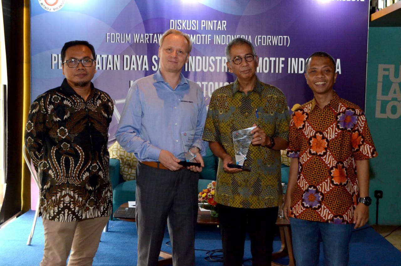 Teknologi Robotik Tingkatkan Efisiensi Industri Otomotif