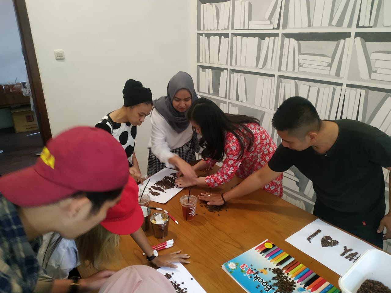 Ikuti Tren Anak Muda, TYCI Belajar Membuat Kopi