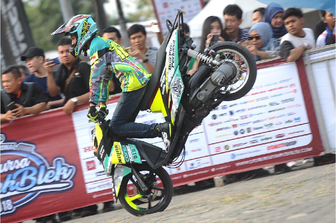 Otobursa Tumplek-Blek Kembali ke Senayan