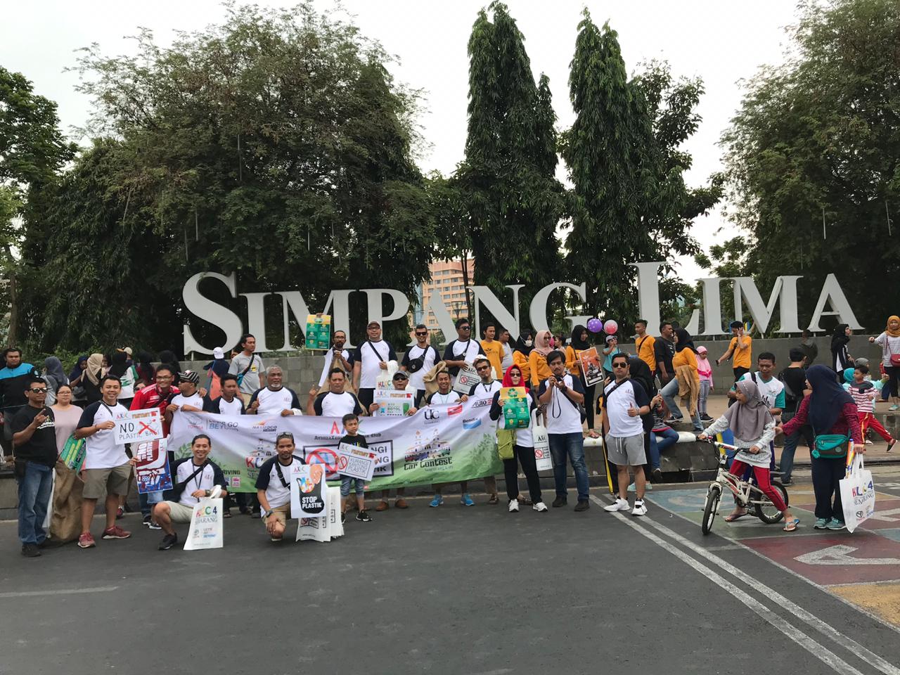 Kopdar Nasional AXIC Sambangi Lawang Sewu Malam-Malam