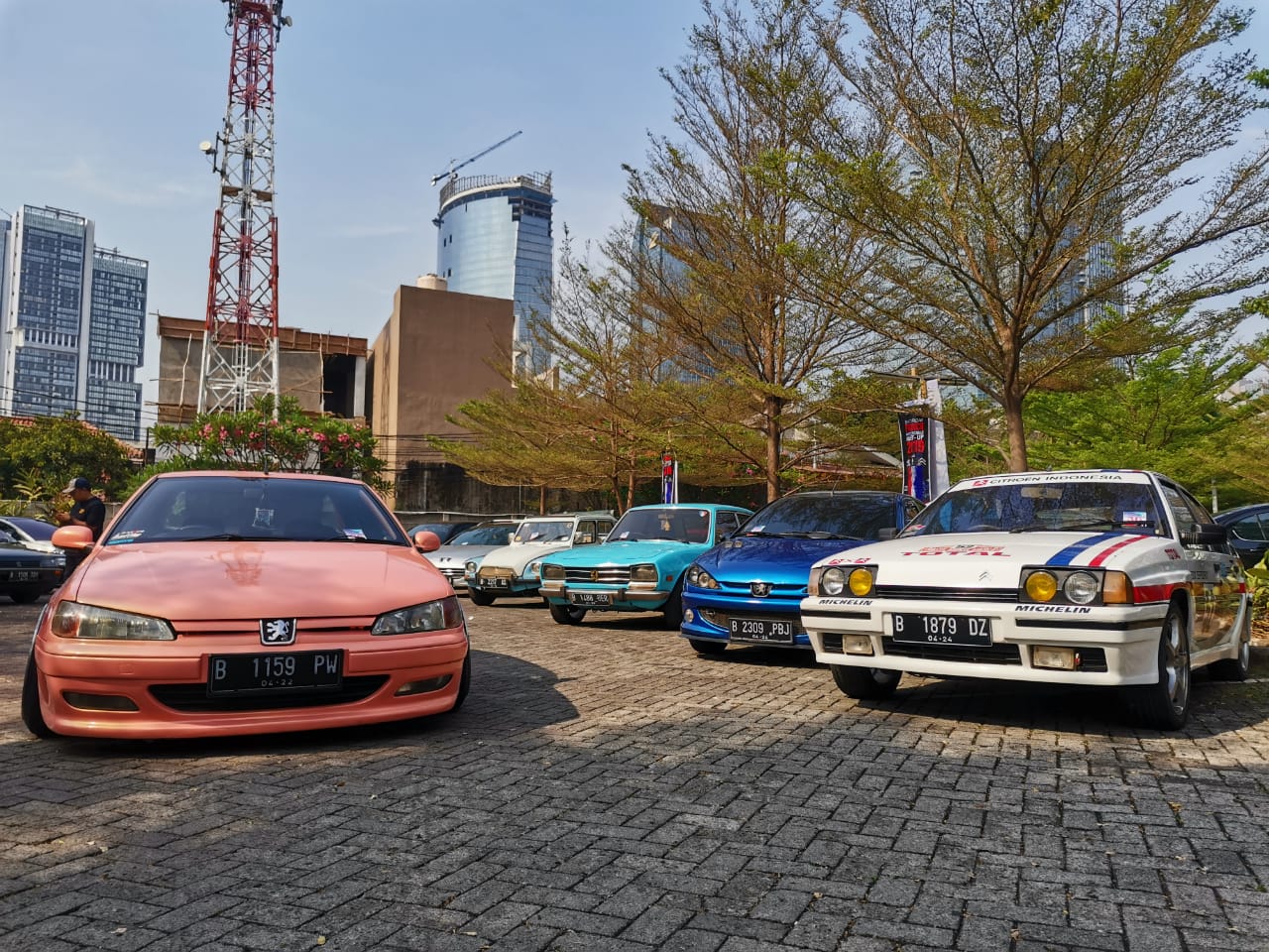 Pamer Harta Karun di Saturday French Automobile Meet-Up