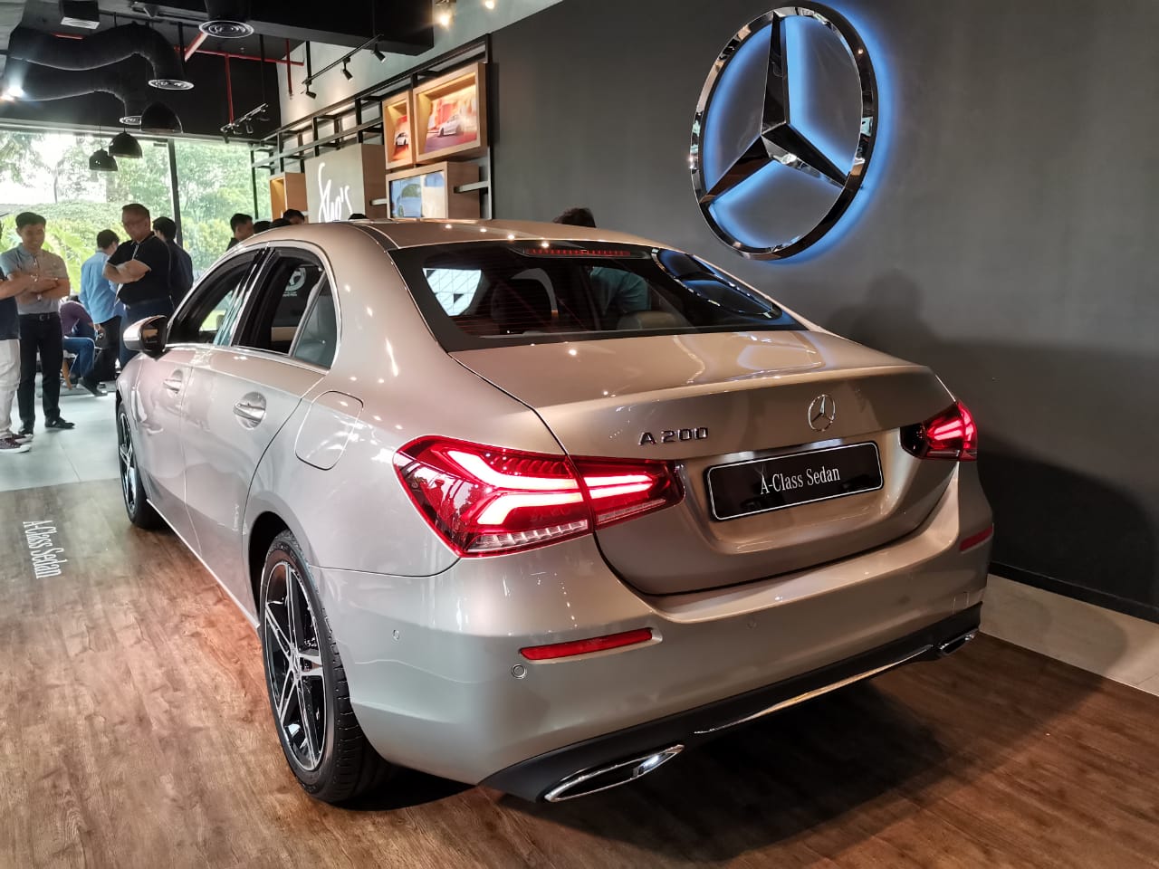 Mercedes-Benz Rambah Segmen Compact Sedan Melalui A-Class