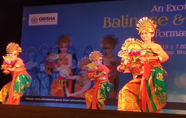 Tim Budaya Indonesia Pukau Ribuan Penonton di Odisha