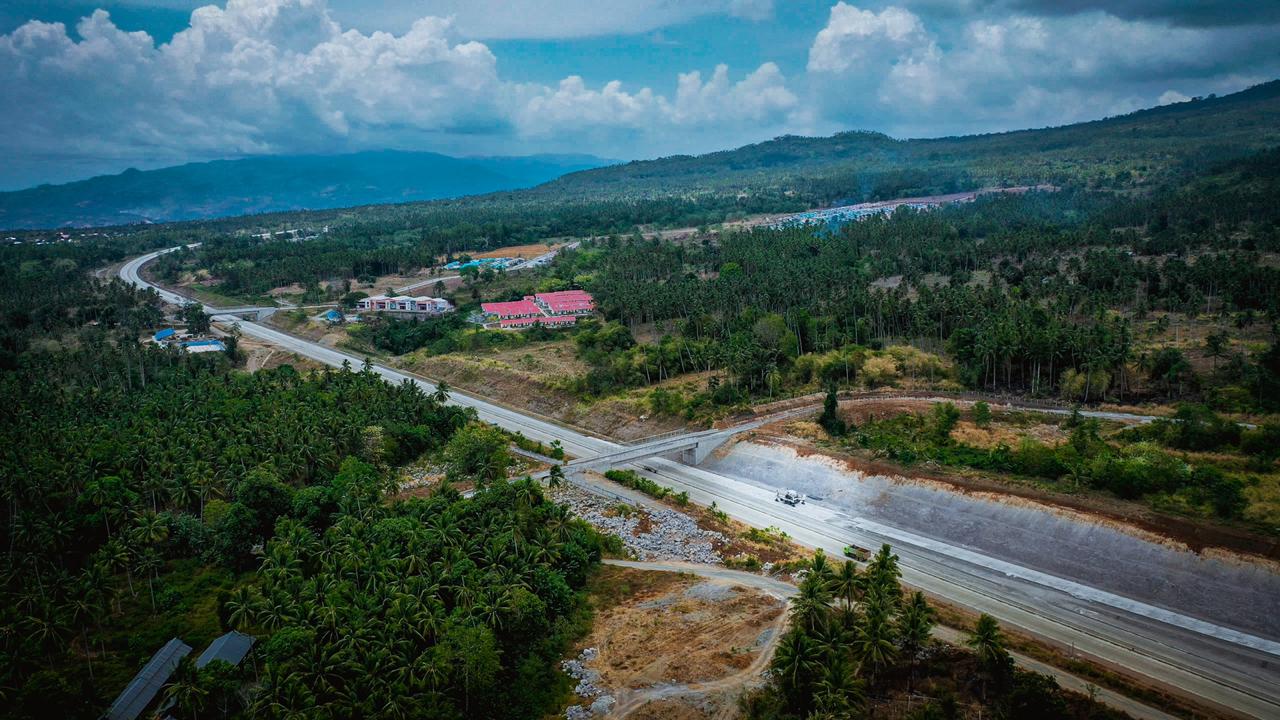 Libur Akhir Tahun, Jalan Tol Manado-Bitung Kembali Beroperasi Fungsional