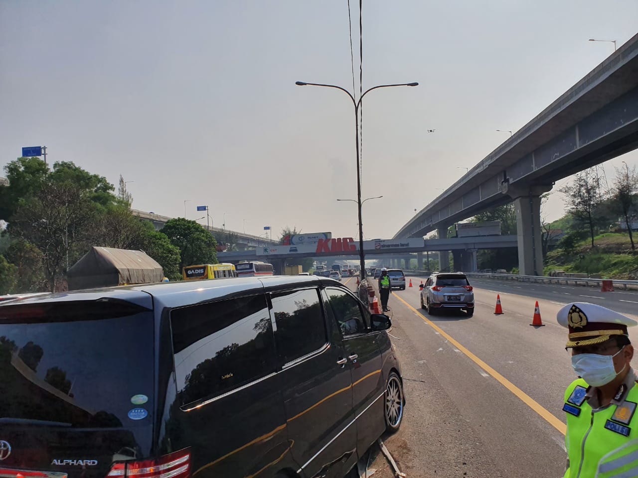 50 Ribu Mobil Tinggalkan Jakarta Melalui GT Cikampek Utama