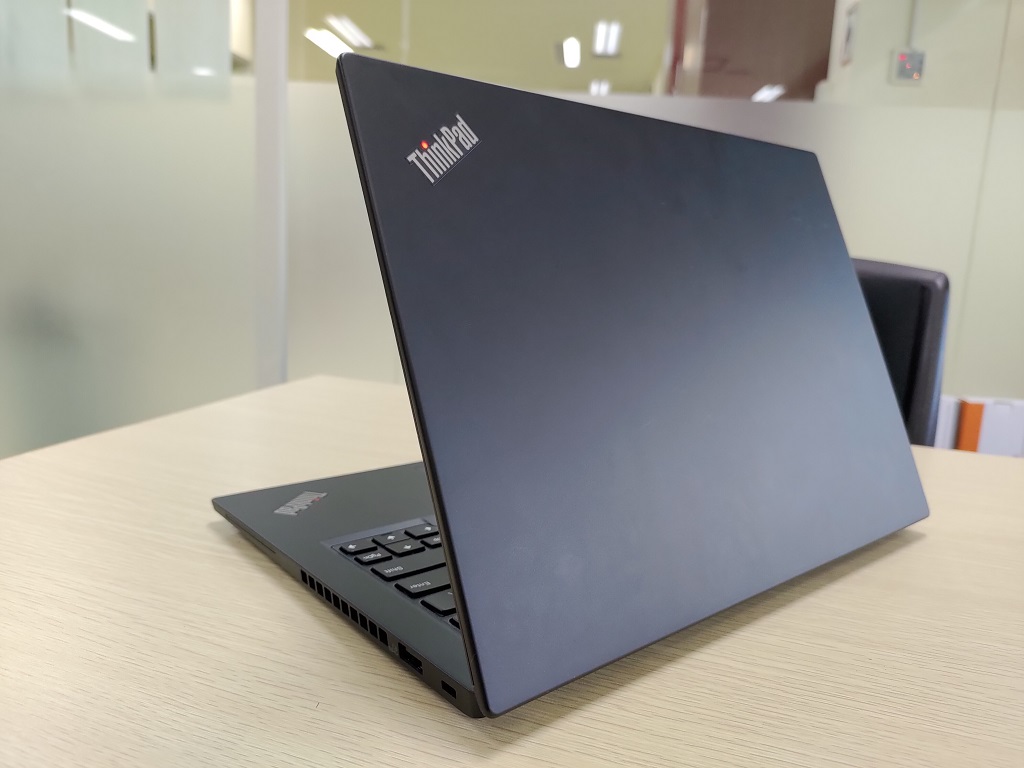 Lenovo ThinkPad X395, Desain Lawas tapi Tepat untuk Profesional