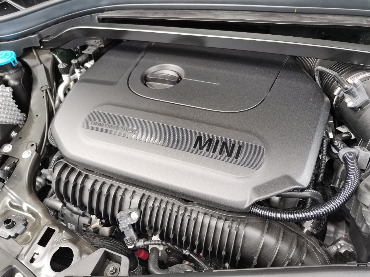 MINI John Cooper Works, Tenaga Sentuh 306 DK