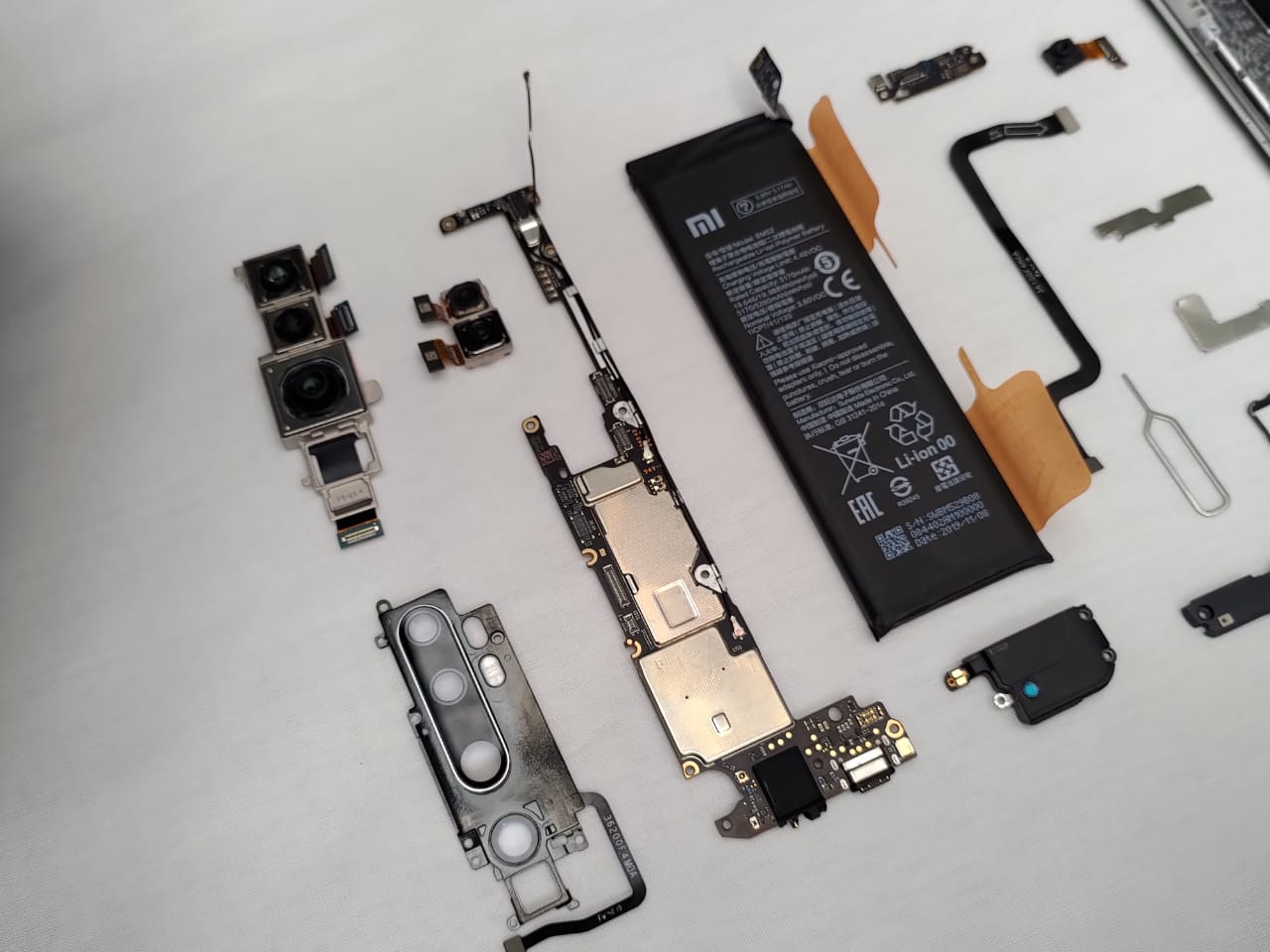 Alasan Xiaomi Mi Note 10 Pro Punya Bodi Tebal