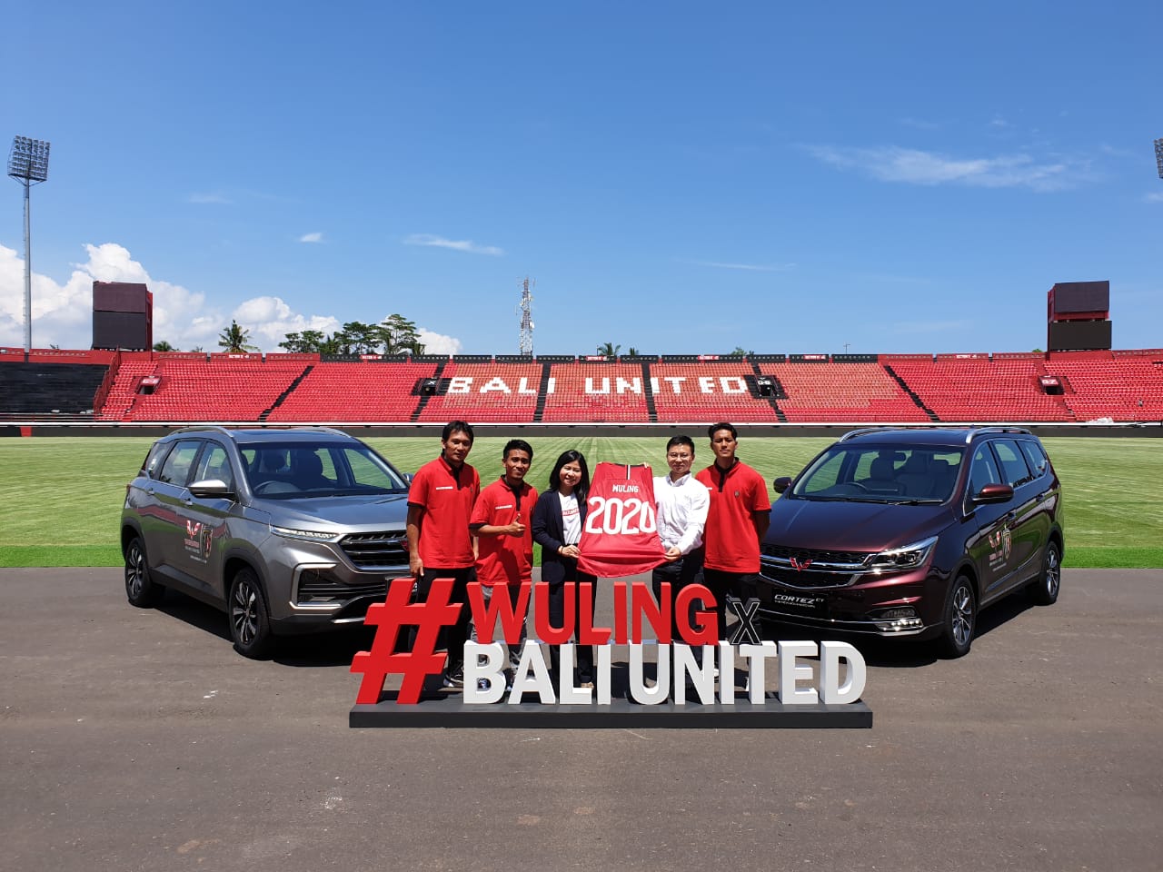 Genjot Jualan di Pulau Dewata, Wuling Gandeng Bali United
