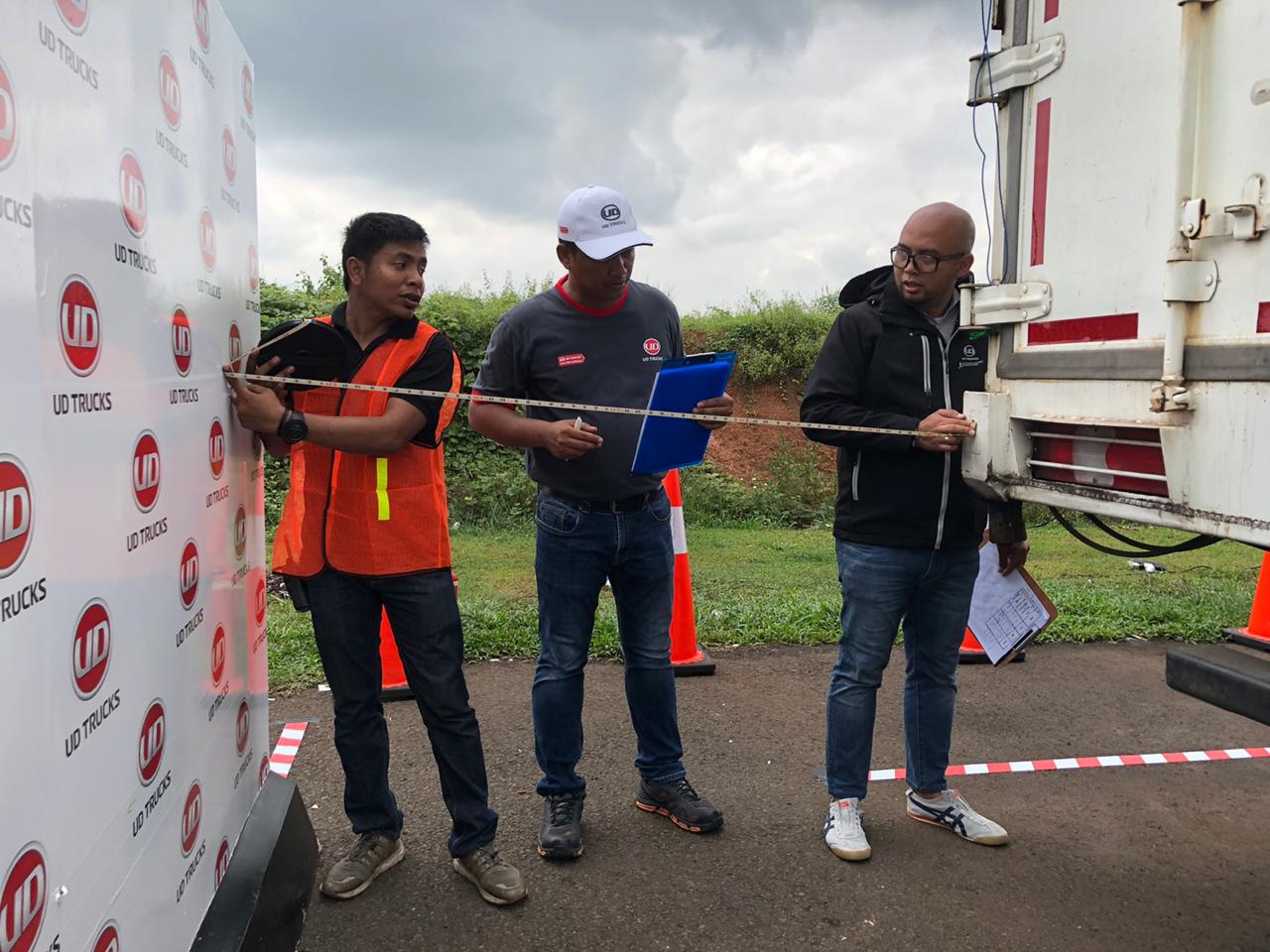 Empat Item Penting Ukur Skill Berkendara Pengemudi Truk ala UD Trucks