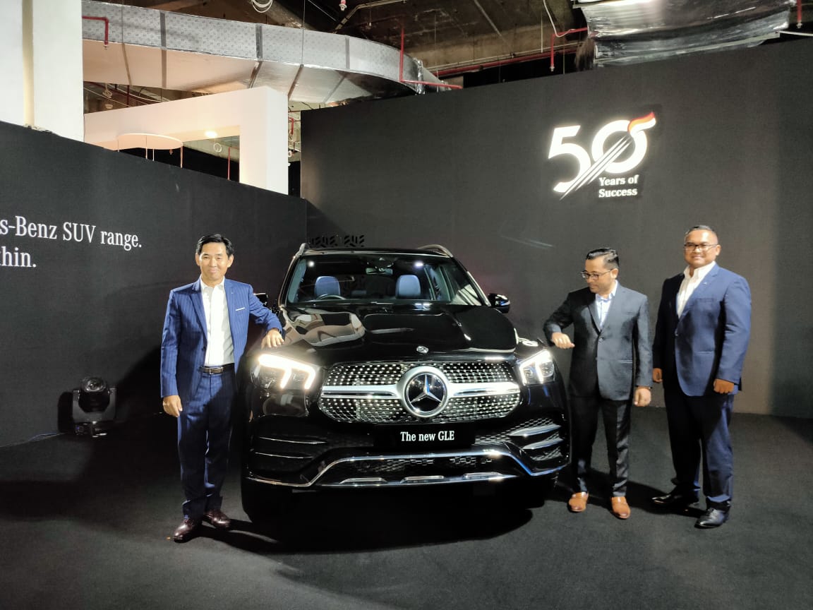 Lima Mobil Baru Mercedes-Benz Mengaspal di M-B Star Drive 2020