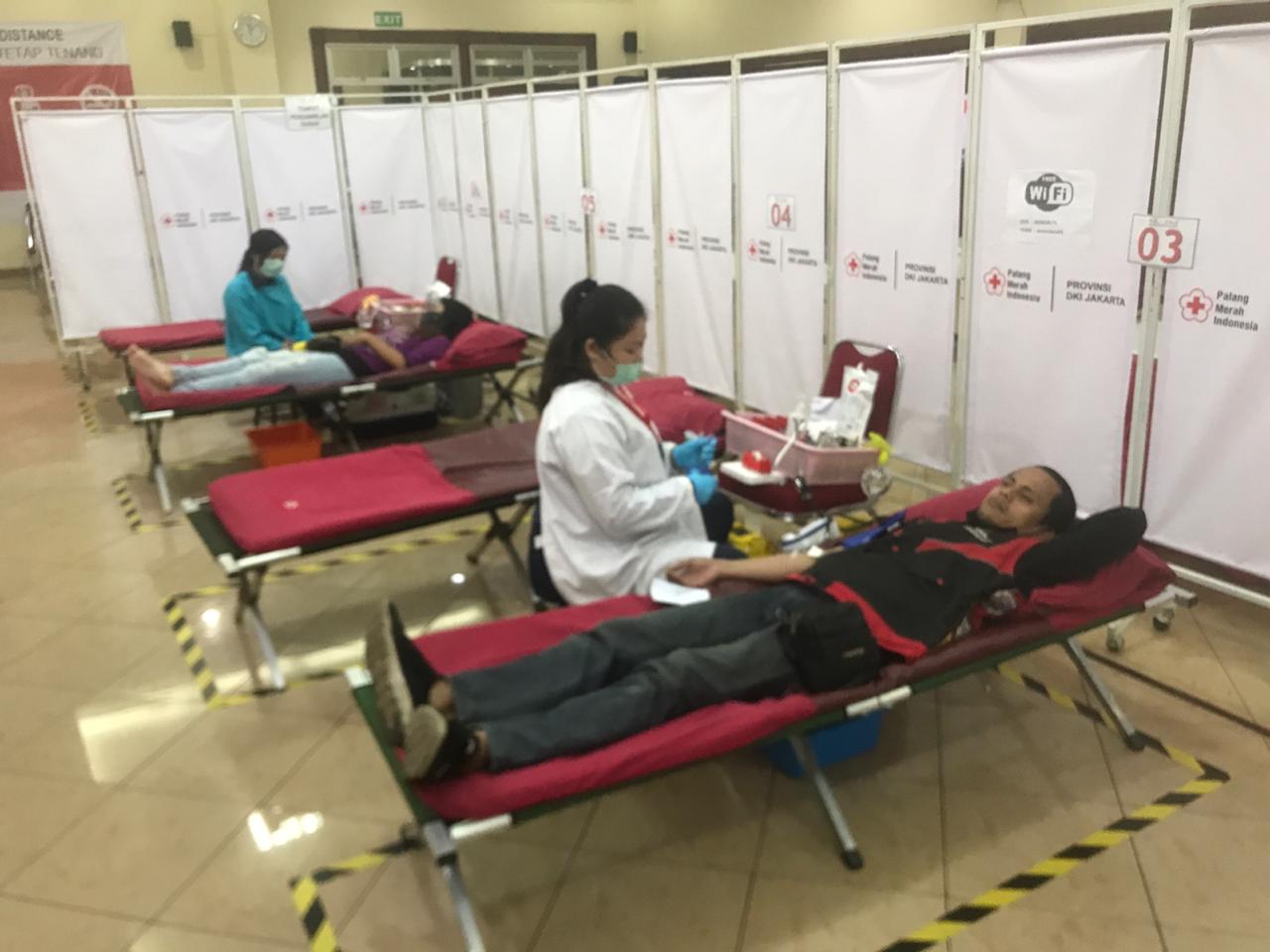 Bikers & Ojek Online Berbondong-Bondong Donor Darah ke PMI