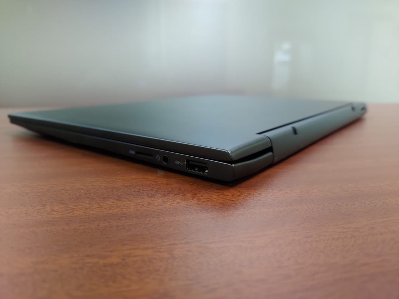 Dell Inspiron 13 7000, Laptop 2-in-1 Menarik Dilengkapi Stylus