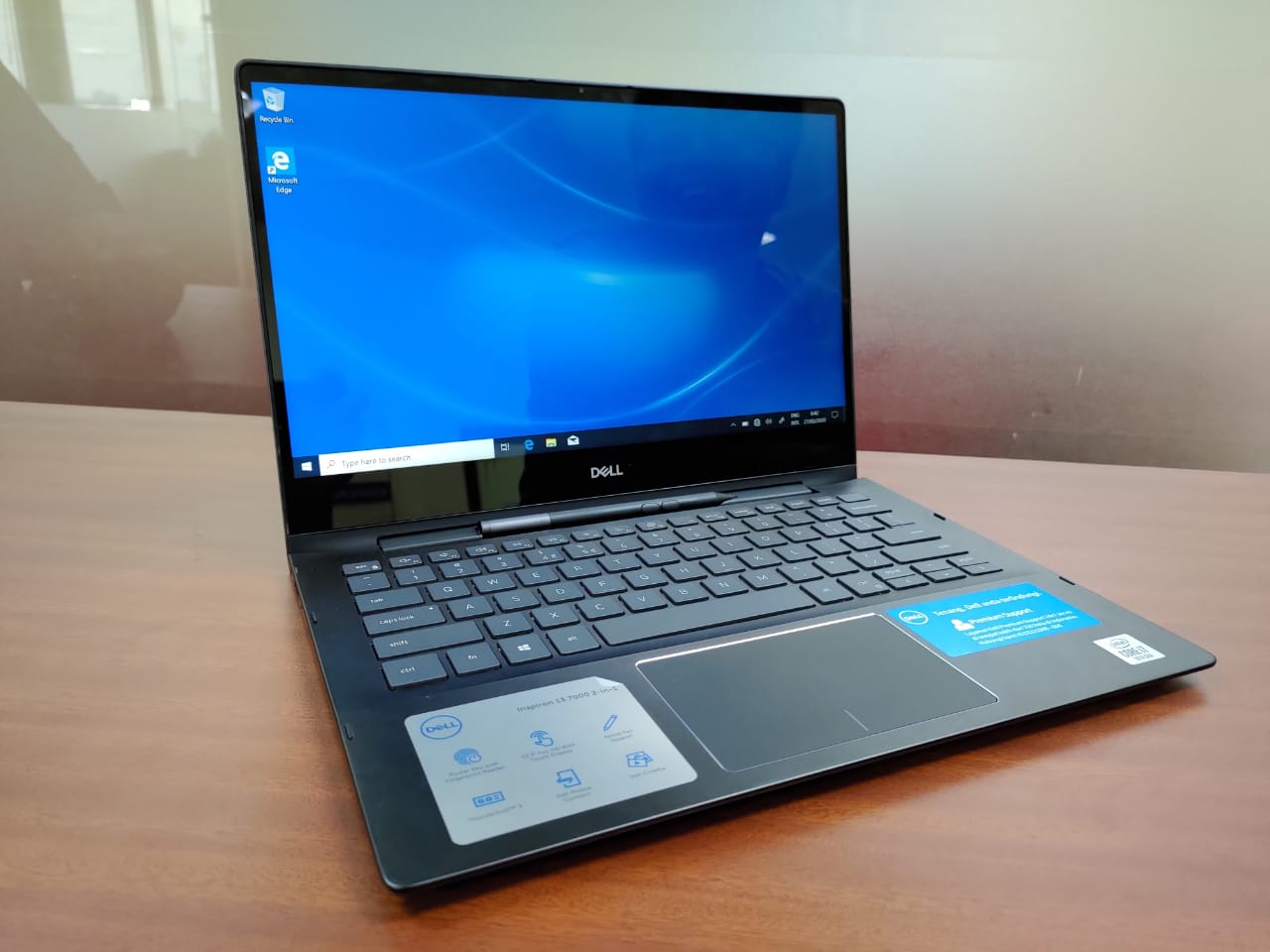 Dell Inspiron 13 7000, Laptop 2-in-1 Menarik Dilengkapi Stylus