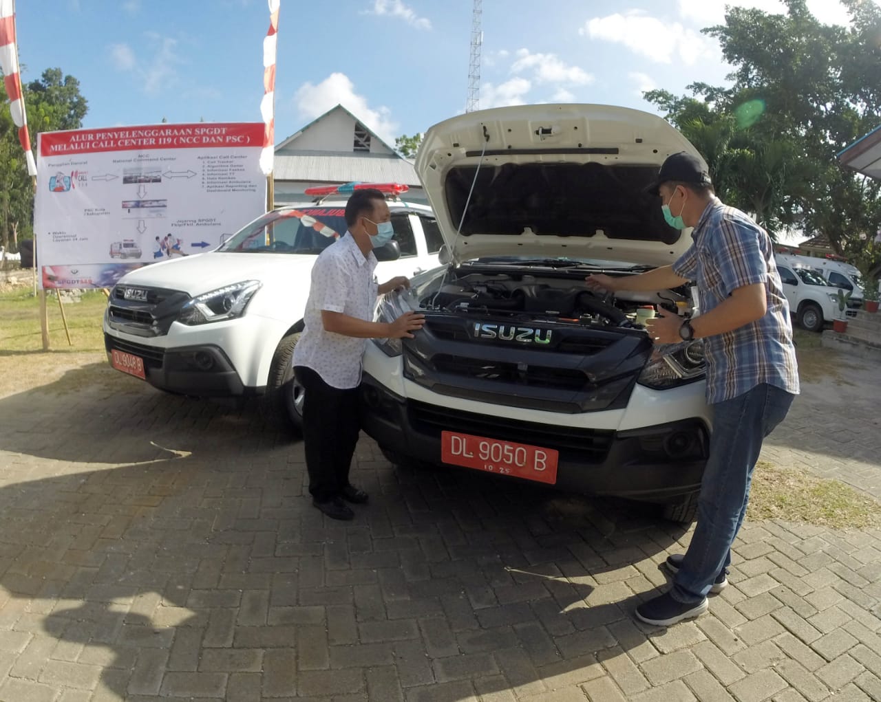 Menyulap Isuzu MU-X Jadi Ambulans di Sulawesi Utara