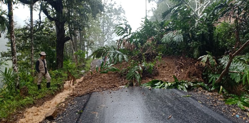 Kabupaten Pesisir Selatan Dilanda Banjir dan Longsor