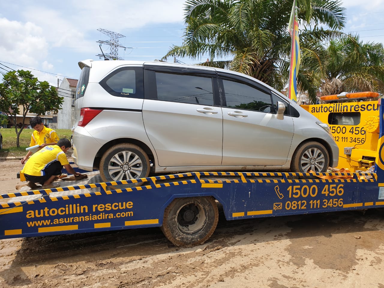 3 'Payung' yang Harus Dipersiapkan Pengemudi Memasuki Musim Hujan