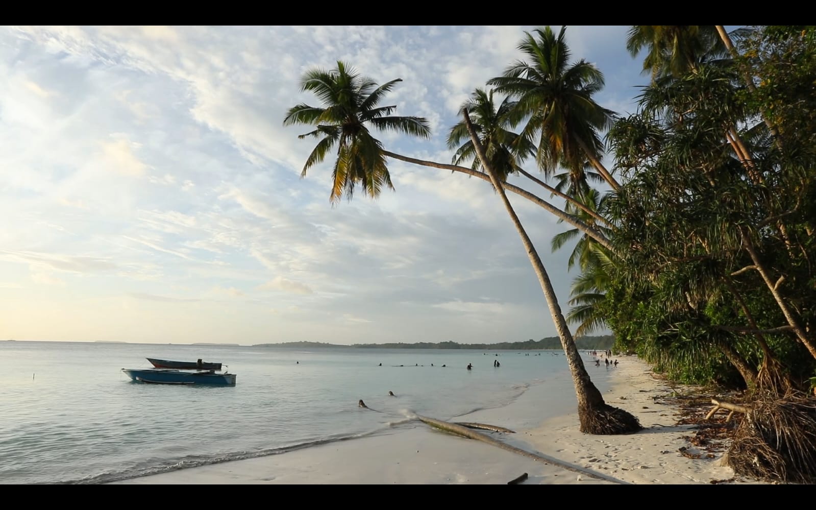 Pantai Ngurbolat, Surga Kecil di Maluku Tenggara