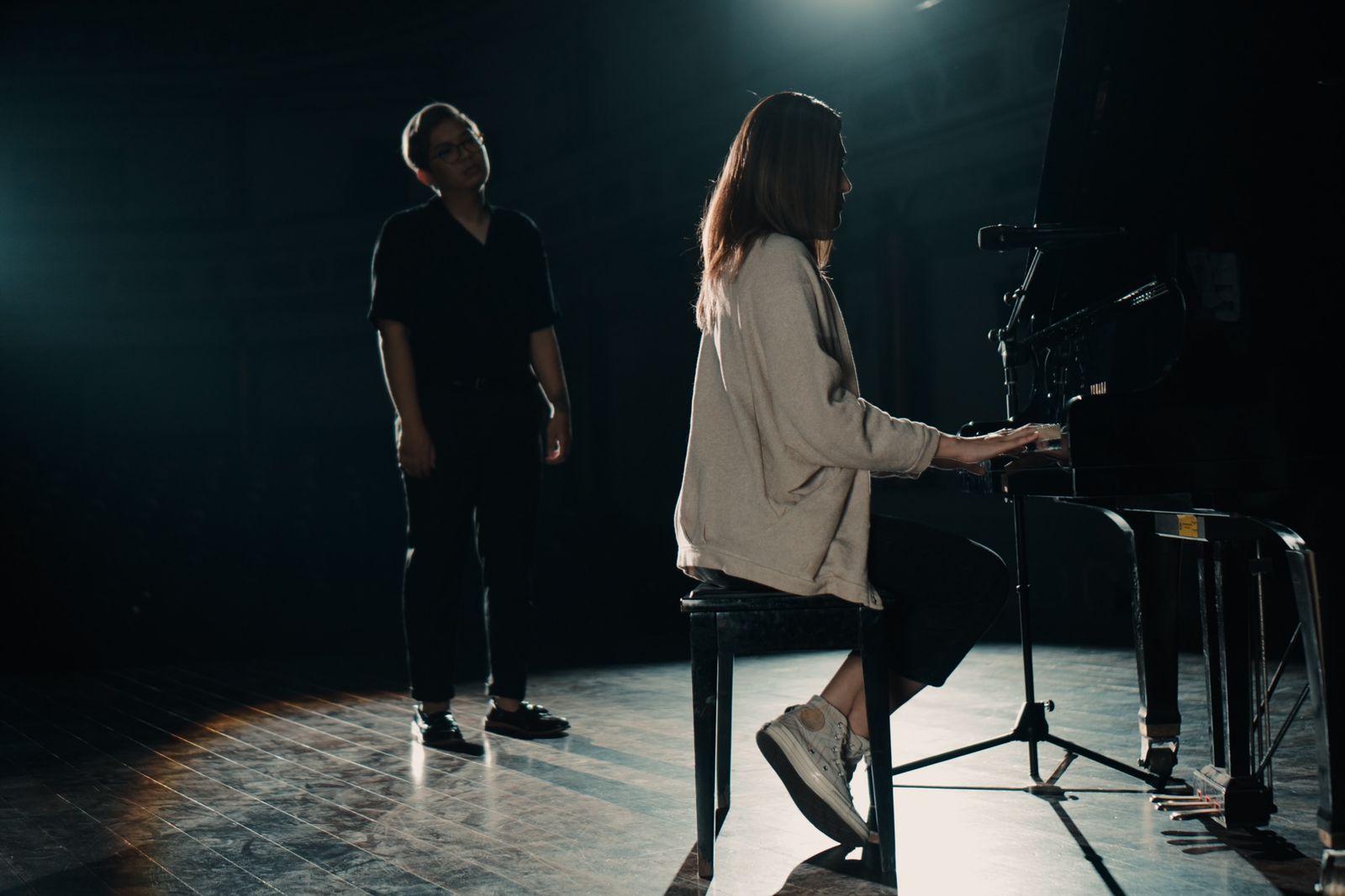 Fina Philipe Mendadak Rapuh di Video Klip Terbaru for Revenge