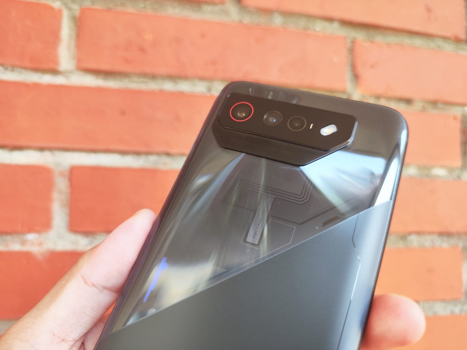 Review Asus ROG Phone 7, Performanya Makin Kencang tapi Desainnya Membosankan
