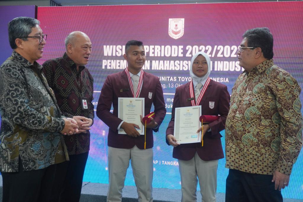 Tingkatkan SDM, Toyota Kembangkan Kurikulum Berbasis Kendaraan Listrik