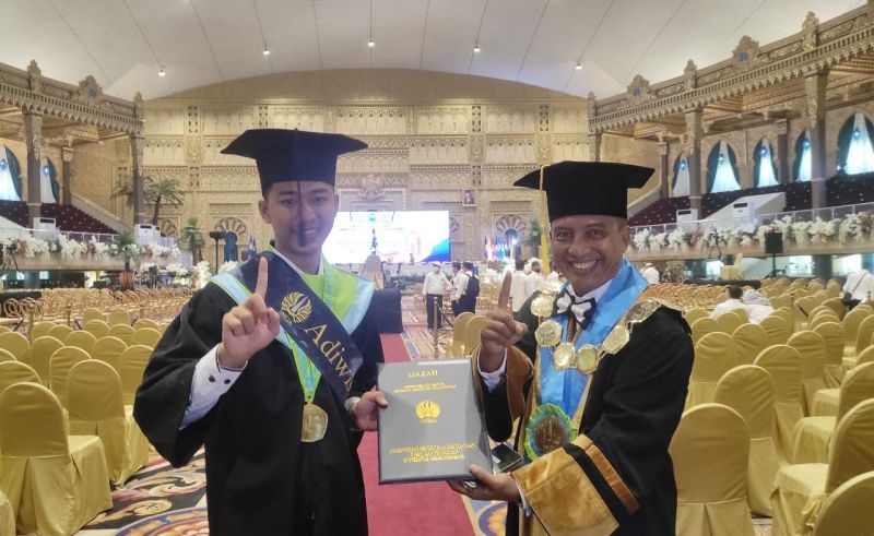 Wisuda Luring Perdana, Unesa Luluskan 3.735 Wisudawan